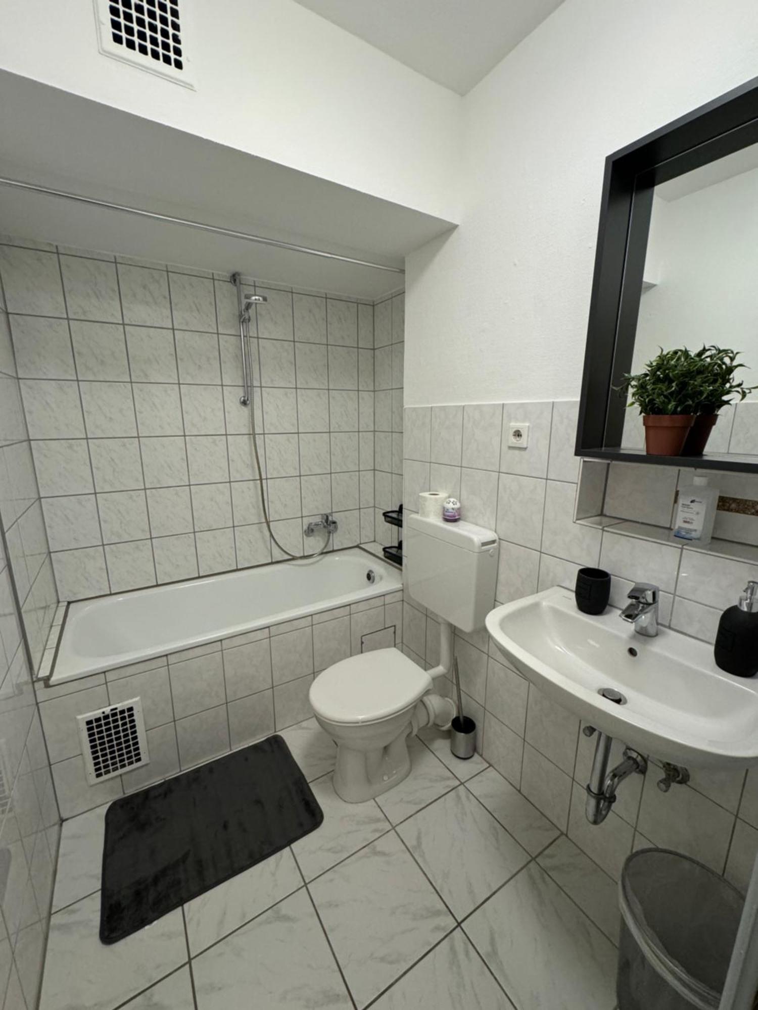 Haus Am Bahnhof Apartment Duisburg Luaran gambar
